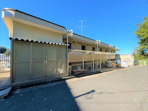 前面道路含む外観 前面道路含む外観