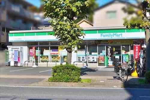 ファミリーマート三ツ沢上町駅前店870m ファミリーマート三ツ沢上町駅前店870m