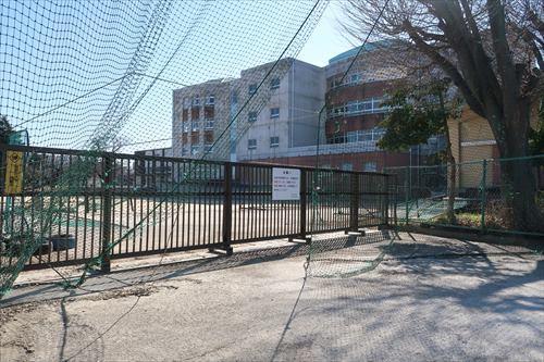 柏市立柏中学校まで420m 柏市立柏中学校まで420m