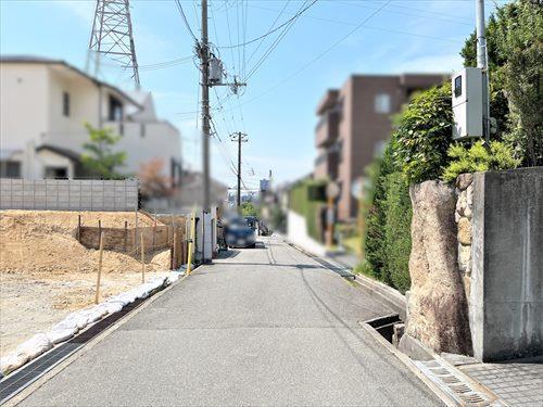 前面道路写真(2025年6月撮影) 前面道路写真(2025年6月撮影)