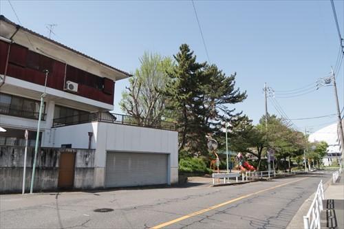 北側前面道路(2023年4月撮影) 北側前面道路(2023年4月撮影)