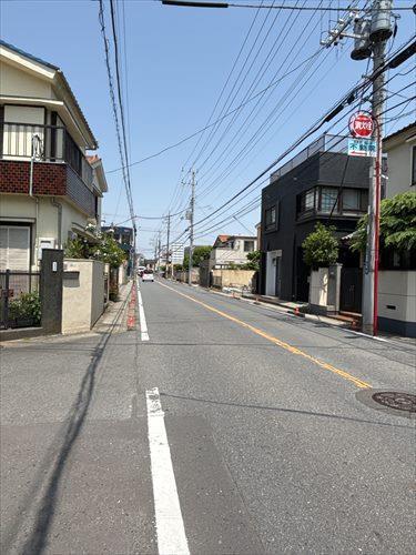 前面道路(西側) 前面道路(西側)